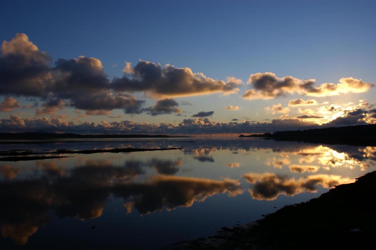 Llanw Malltraeth - Malltraeth Tides Llangadwaladr  외부 사진