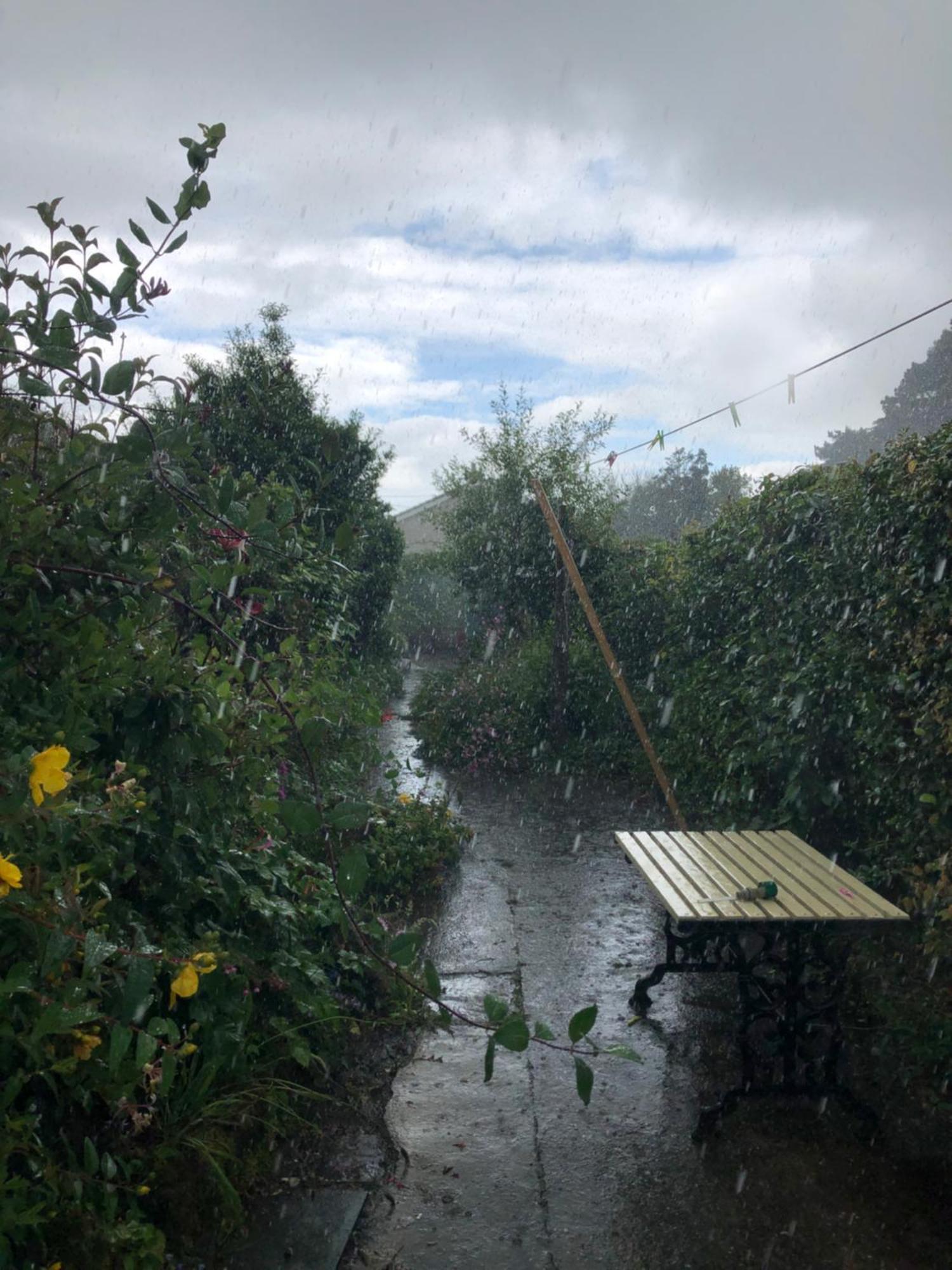 Llanw Malltraeth - Malltraeth Tides Llangadwaladr  외부 사진